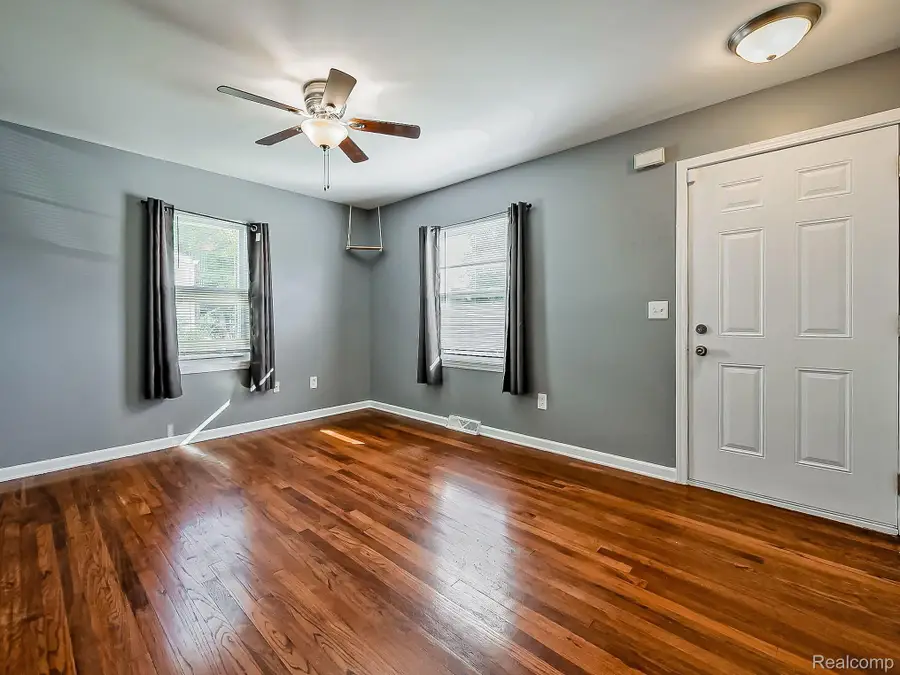 25255 Ford ST, Roseville, MI 48066 - #2