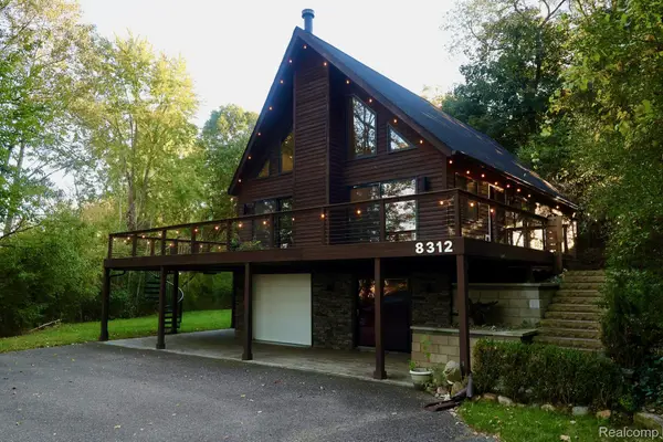 8312 Whitmore Lake RD, Brighton, MI 48116