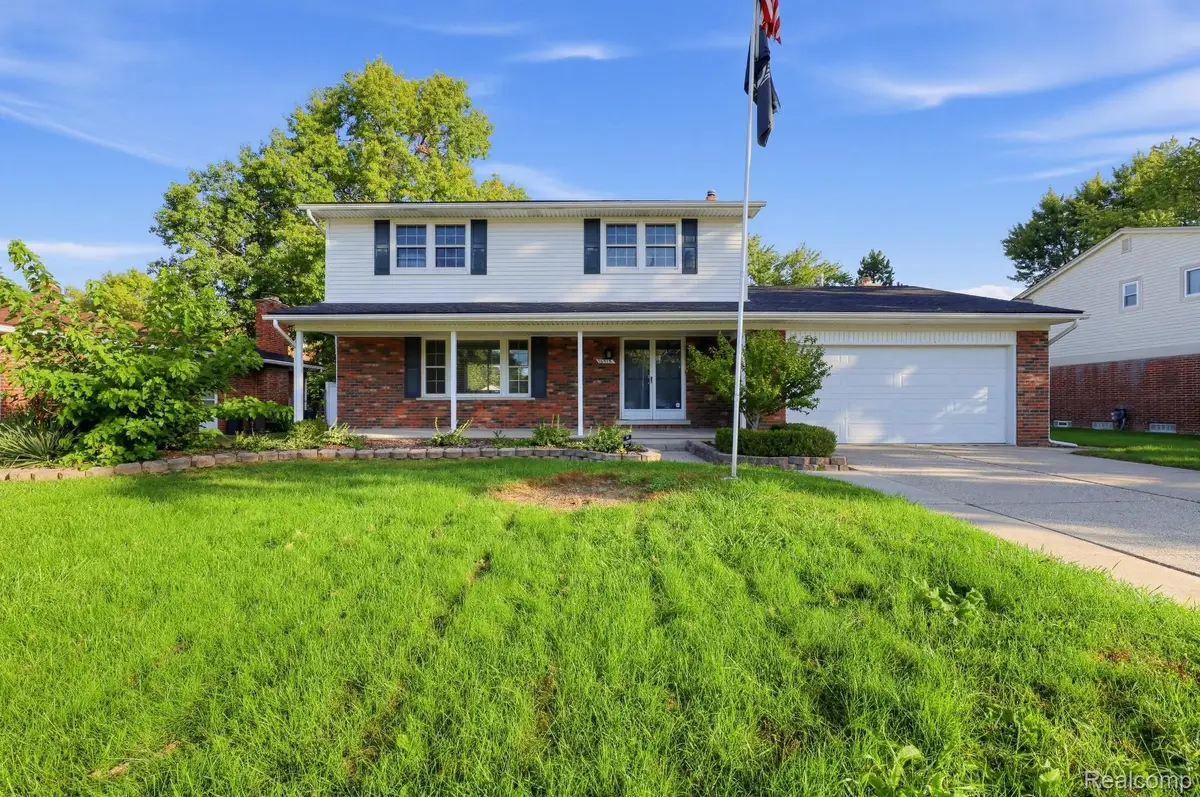 16515 Festian DR, Clinton Township, MI 48035 - #1