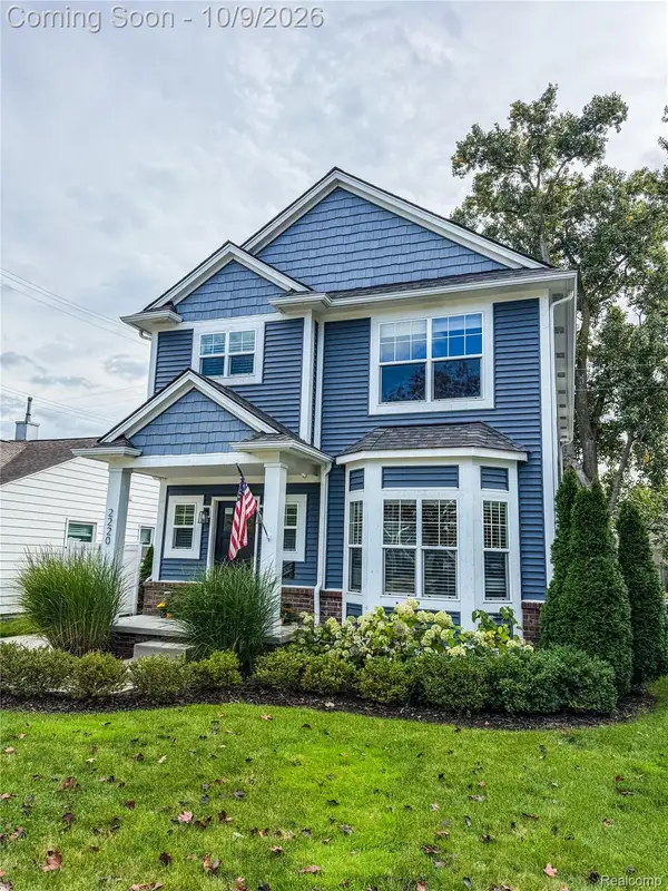 2220 Barrett AVE, RoyalOak, MI 48067