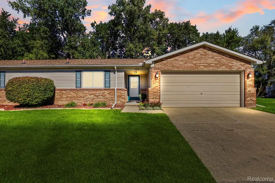 16891 N Gardenia DR, Fraser, MI 48026 - #3