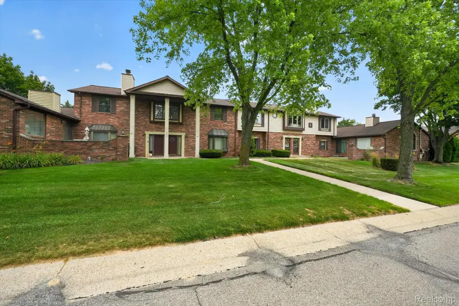 2321 London Bridge Dr DR  # 22, Rochester Hills, MI 48307 - #2