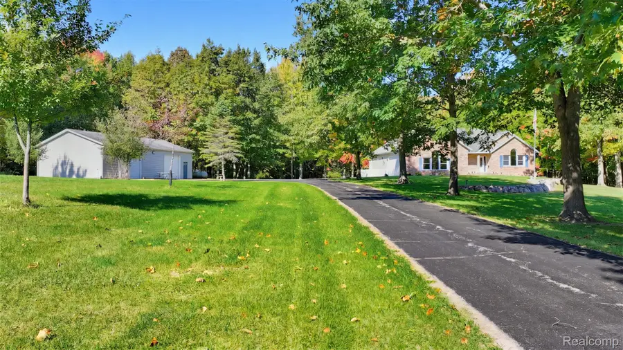 502 Williamsburg DR, Caro, MI 48723 - #3