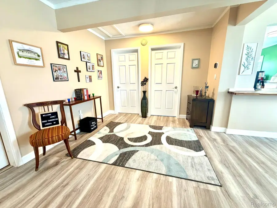19302 Farmington RD, Livonia, MI 48152 - #3