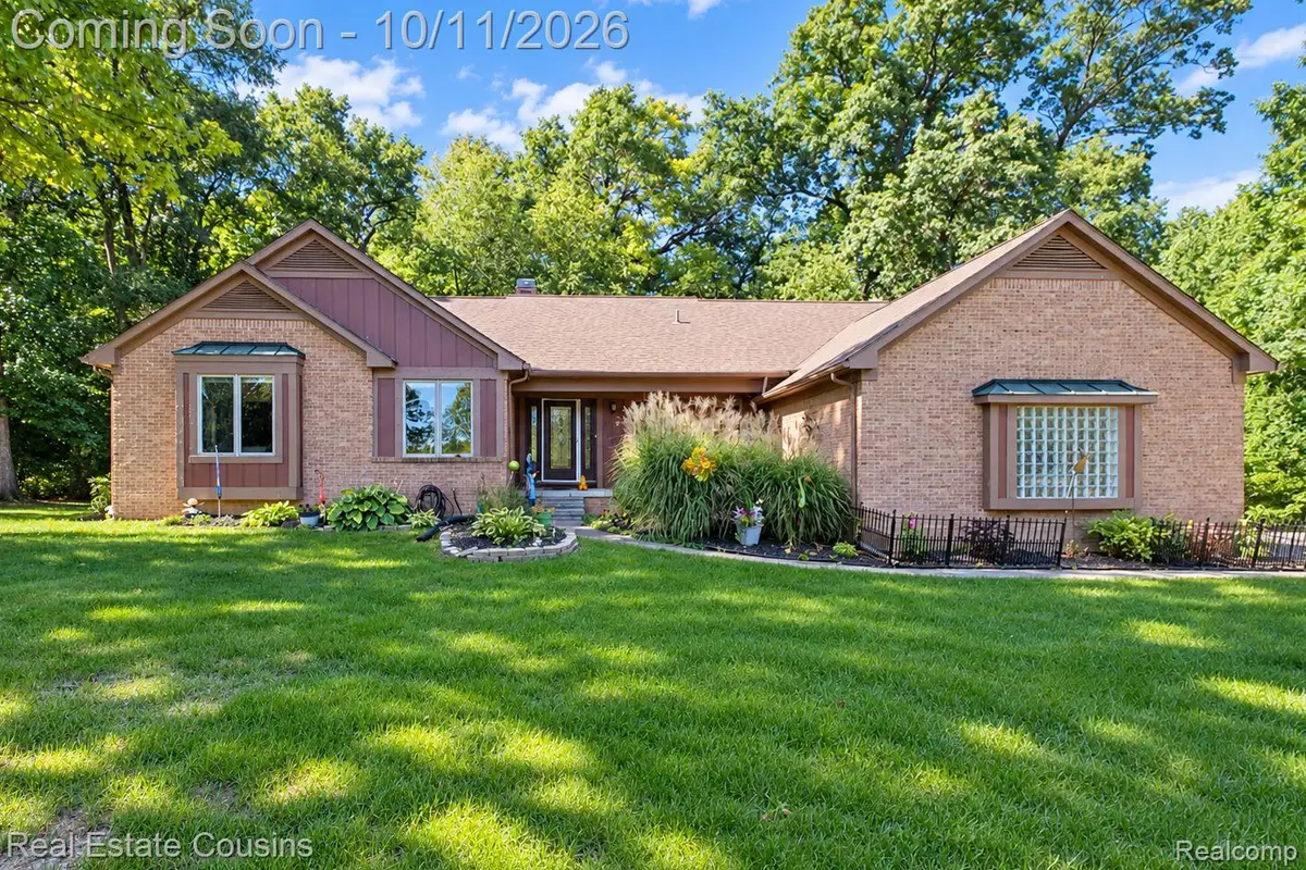 5123 Canyon Oaks DR, Brighton, MI 48114 - #1