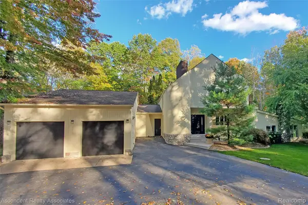 950 E Romeo RD, Oakland, MI 48363