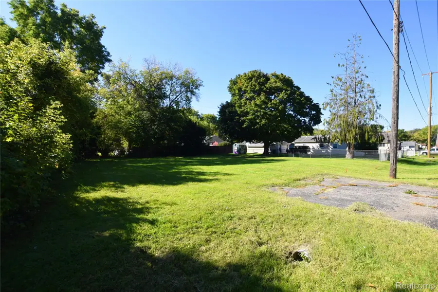 1029 W Williamson AVE, Flint, MI 48507 - #2