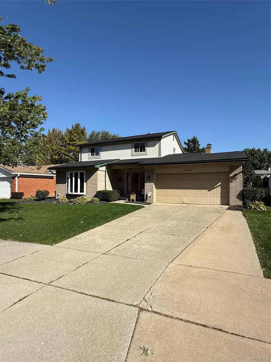 20762 Richard AVE, Brownstown, MI 48183 - #2