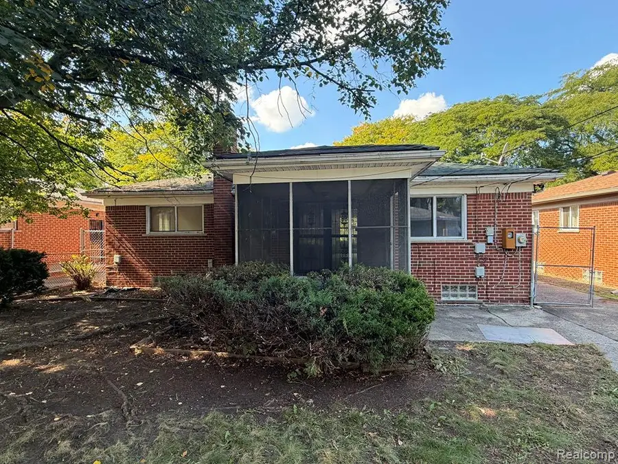 20292 Greenview AVE, Detroit, MI 48219 - #2