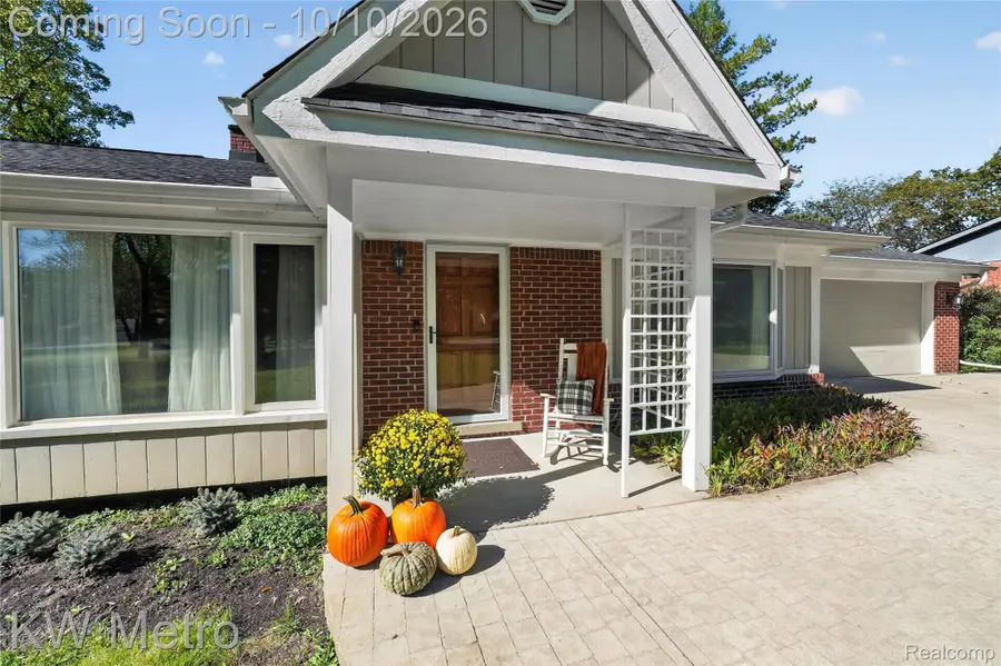 24723 Westmoreland DR, Farmington Hills, MI 48336 - #3