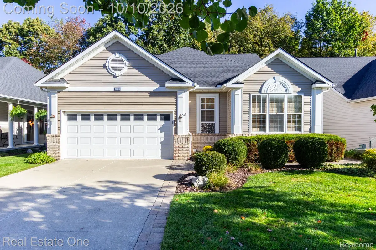 4004 Hillsdale DR, Auburn Hills, MI 48326 - #1