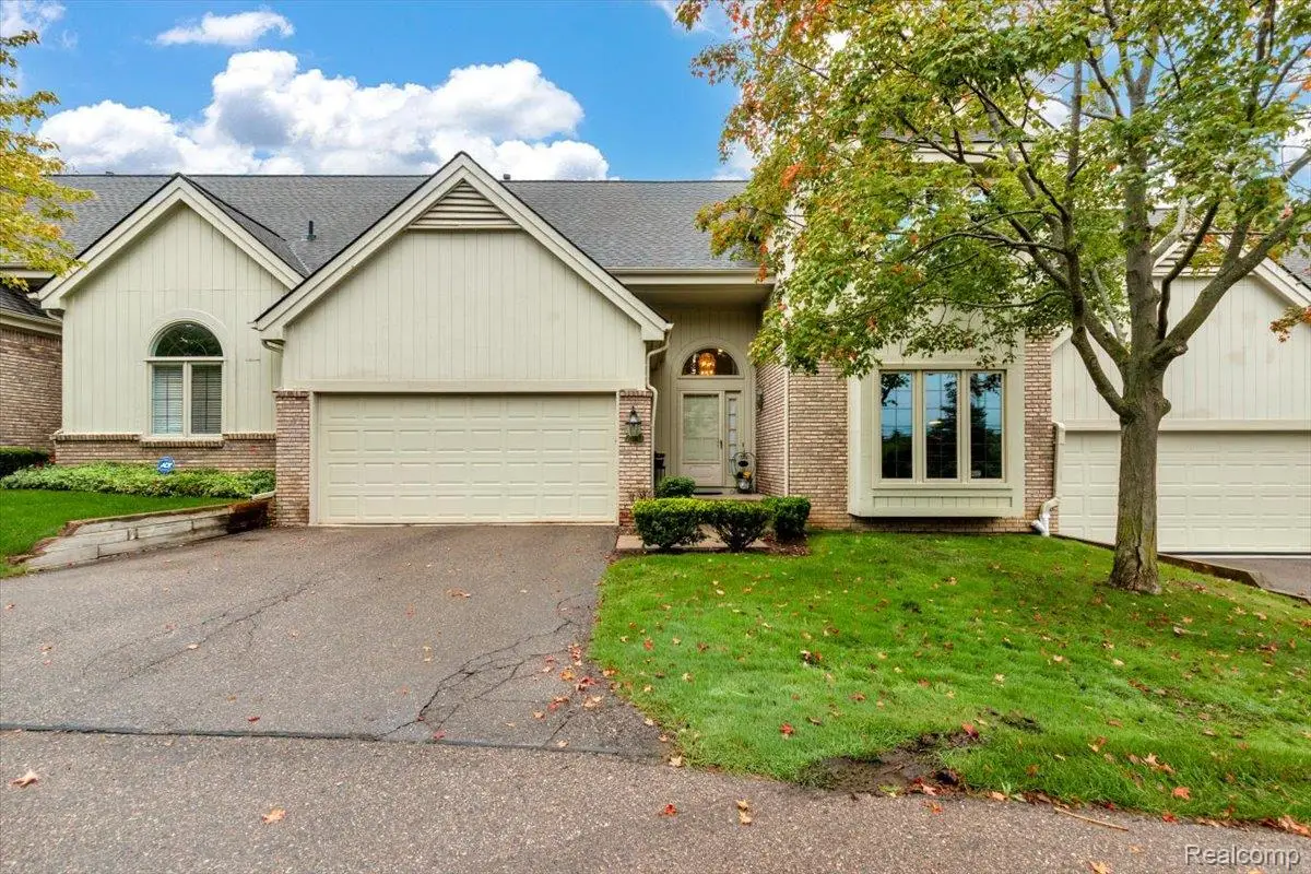 24547 Martel DR, Farmington Hills, MI 48335 - #1