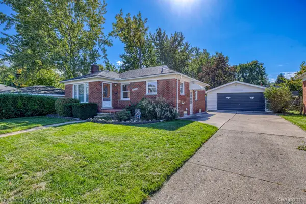 16320 Aurora AVE, Eastpointe, MI 48021