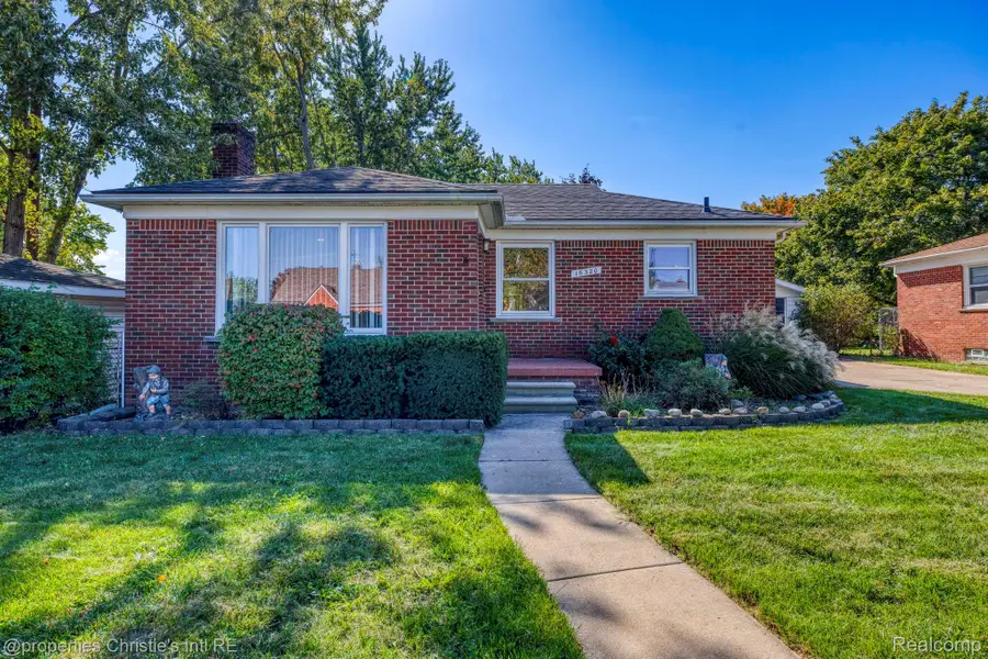 16320 Aurora AVE, Eastpointe, MI 48021 - #2