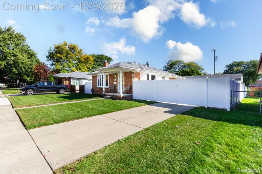 655 5th ST, Wyandotte, MI 48192 - #3