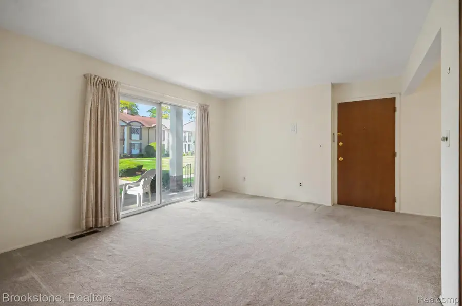 29224 Gloede DR  # 151, Warren, MI 48088 - #2