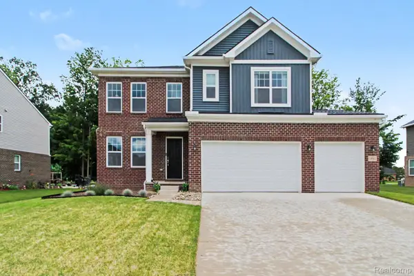 14502 Laurelwood DR, Belleville, MI 48111