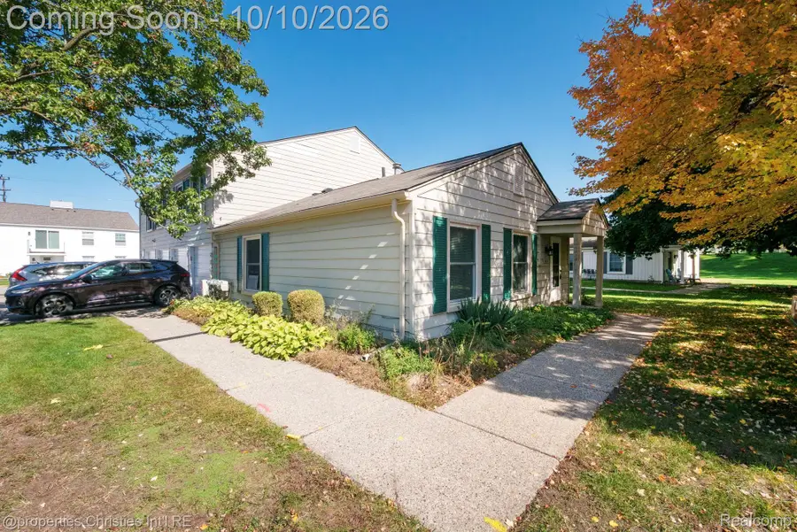 2631 Thornbrier CT, Orion, MI 48360 - #3