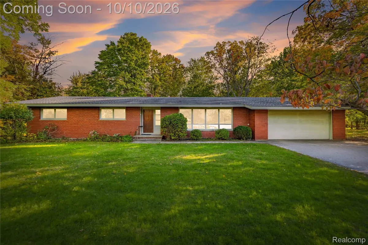 11850 Clinton River RD, Sterling Heights, MI 48313 - #1