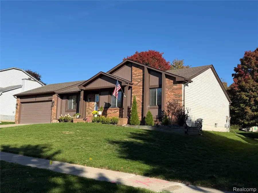 24492 Riverview LN, Novi, MI 48374 - #2
