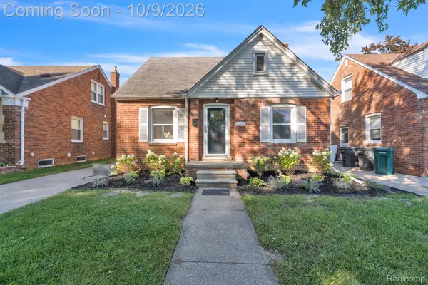 2207 Kingsbury AVE, Dearborn, MI 48128