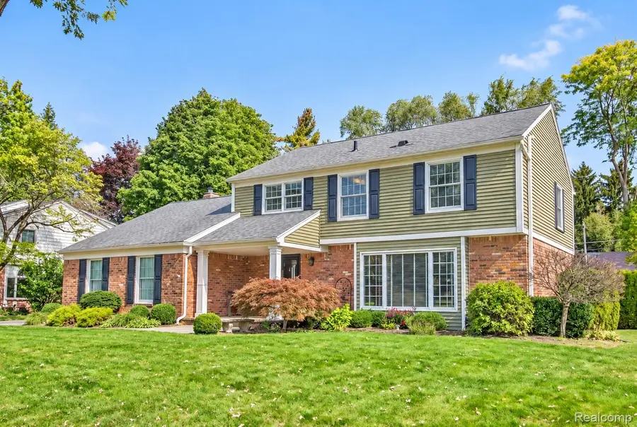 781 N Shady Hollow CIR, Bloomfield, MI 48304 - #3