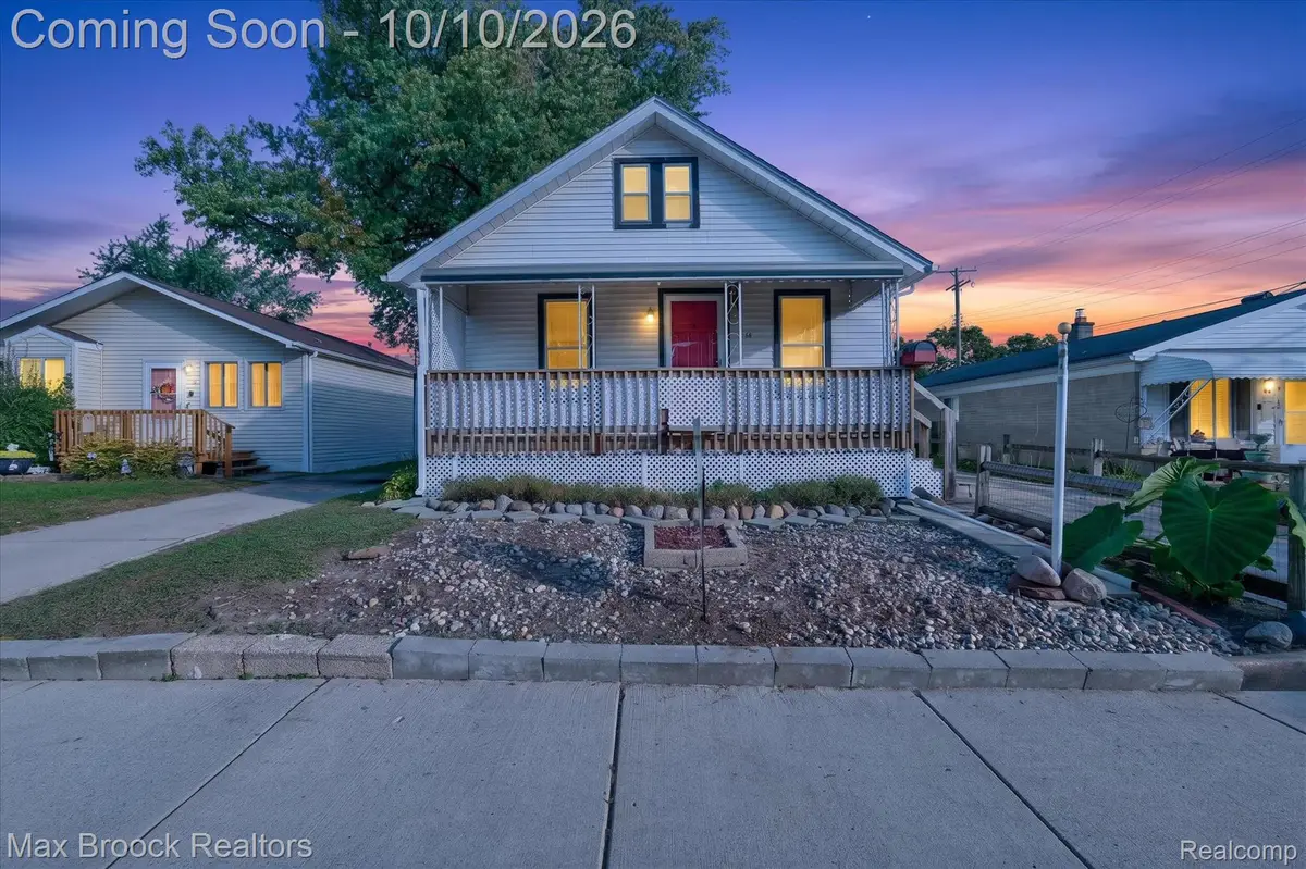 36 W Brickley AVE, Hazel Park, MI 48030 - #1