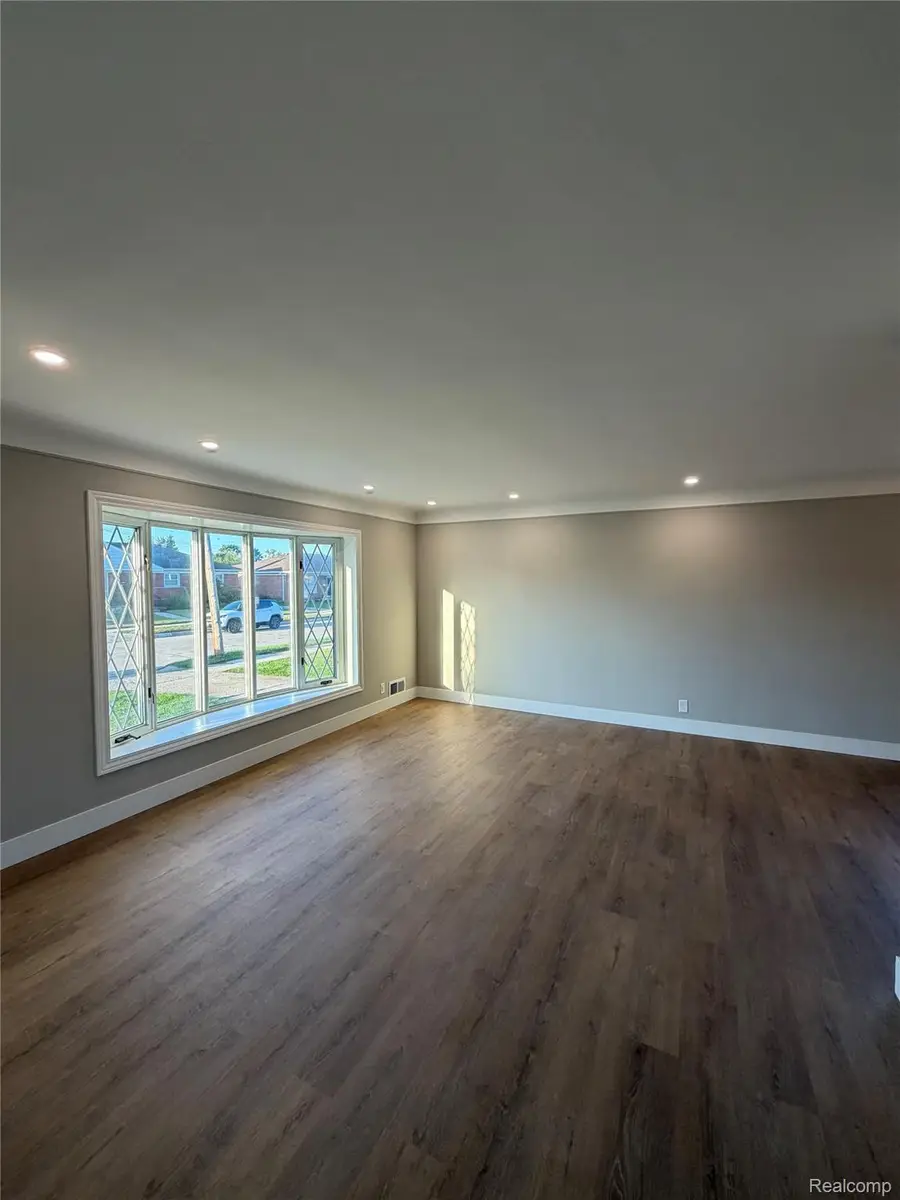 11175 Busch AVE, Warren, MI 48089 - #2