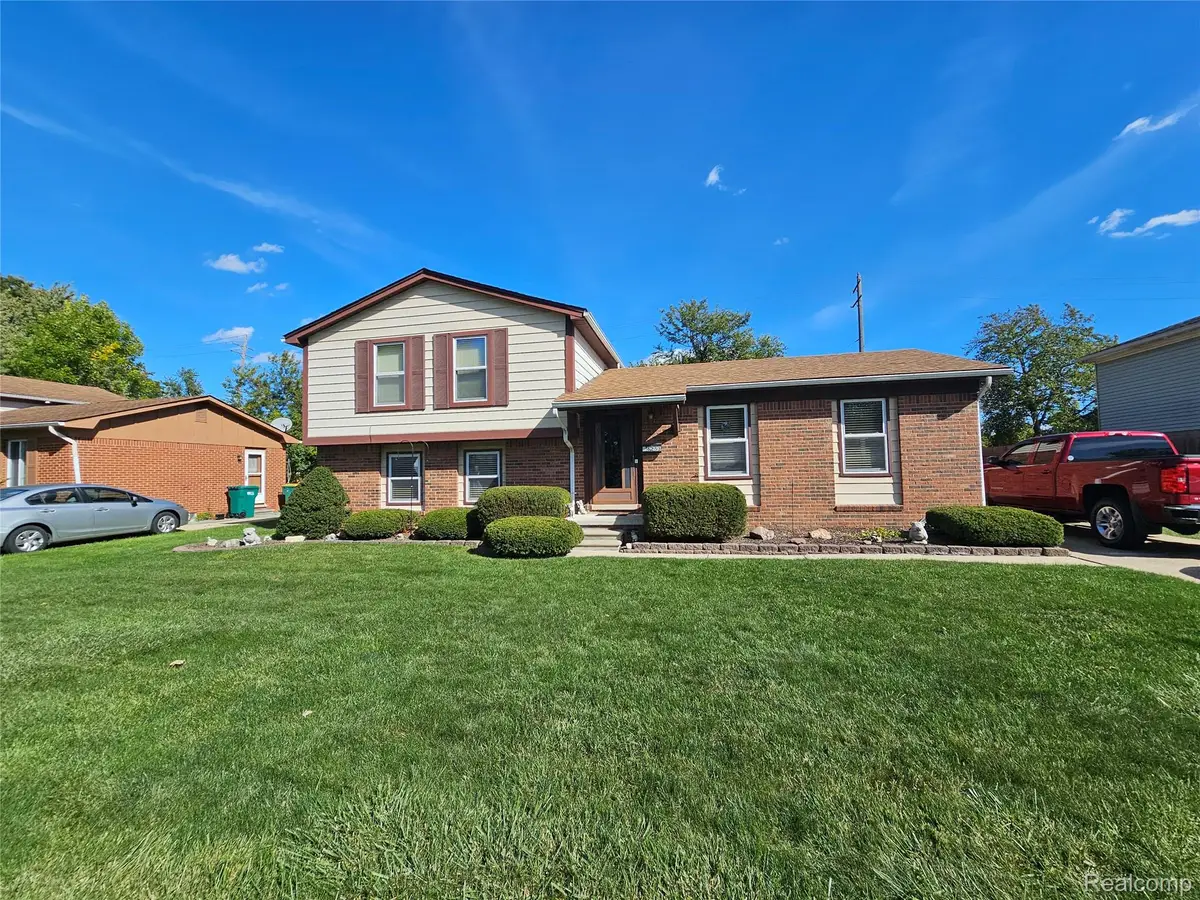 18253 Winwood AVE, Brownstown, MI 48193 - #1