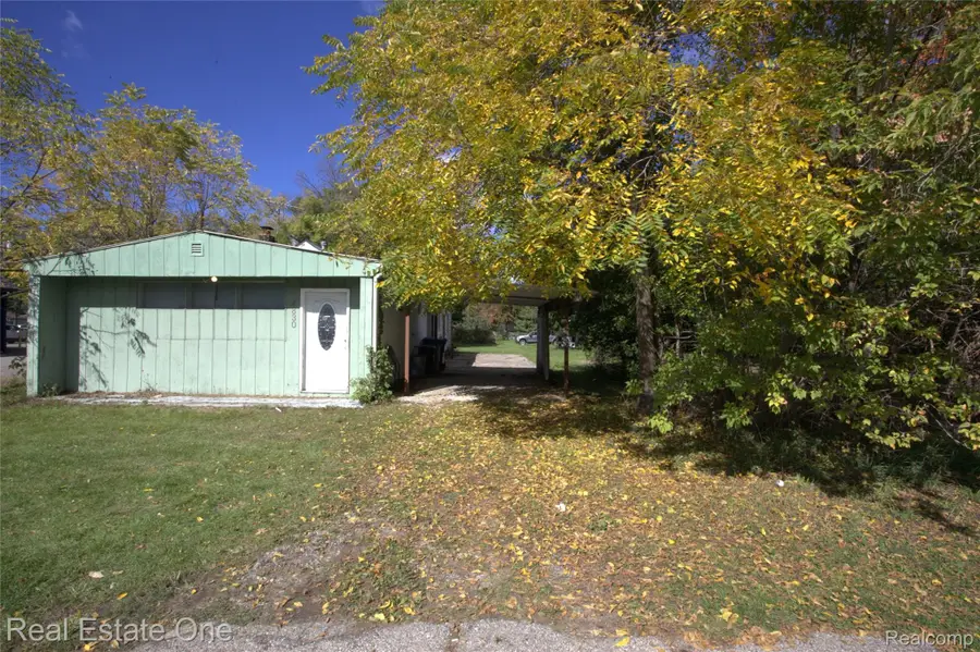 4830 Hatchery RD, Waterford, MI 48329 - #2