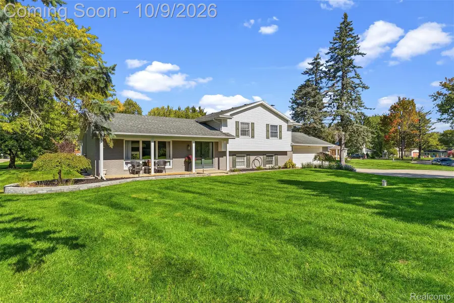 1168 Woodview DR, Flint, MI 48507 - #3