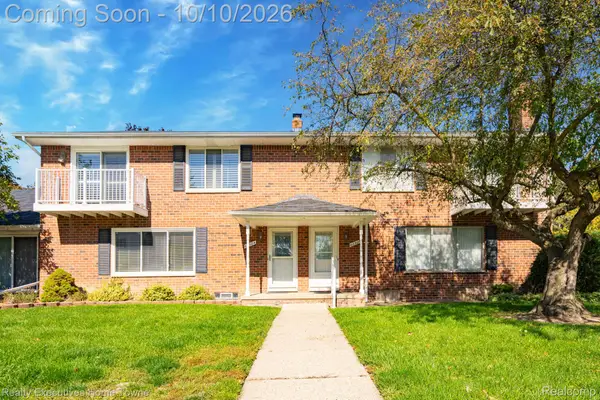 42304 Toddmark LN, ClintonTwp, MI 48038