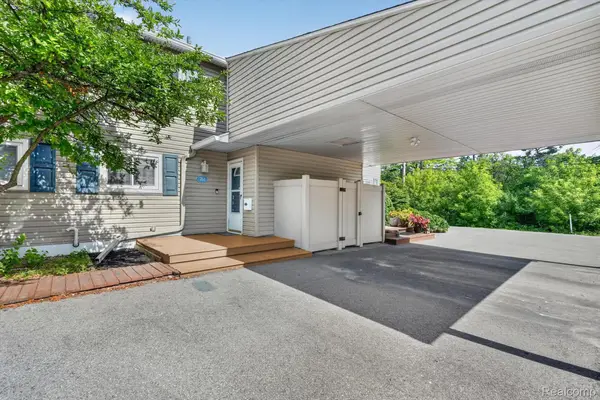 761 Kirts BLVD, Troy, MI 48084