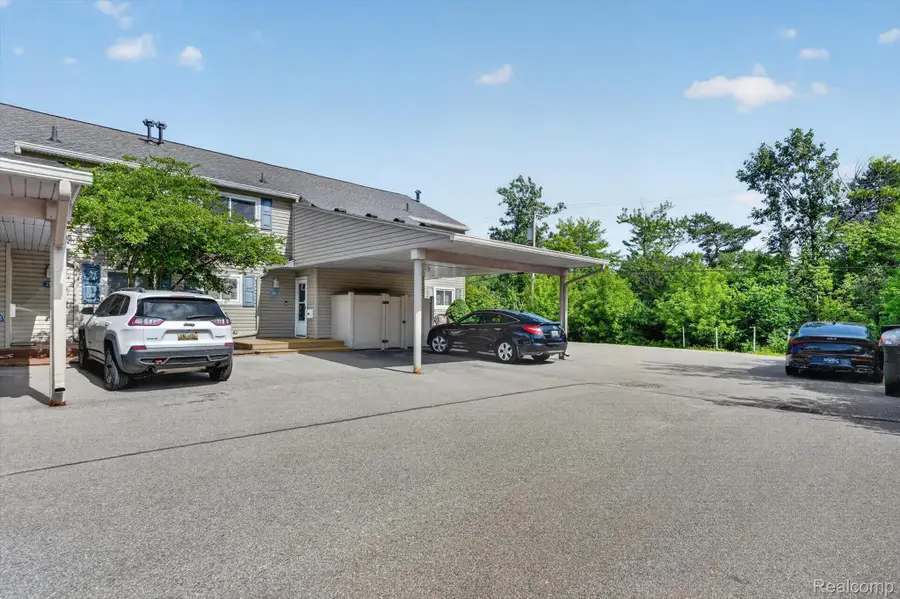 761 Kirts BLVD, Troy, MI 48084 - #2