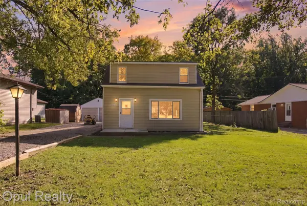 20843 Newman DR, Brownstown, MI 48183