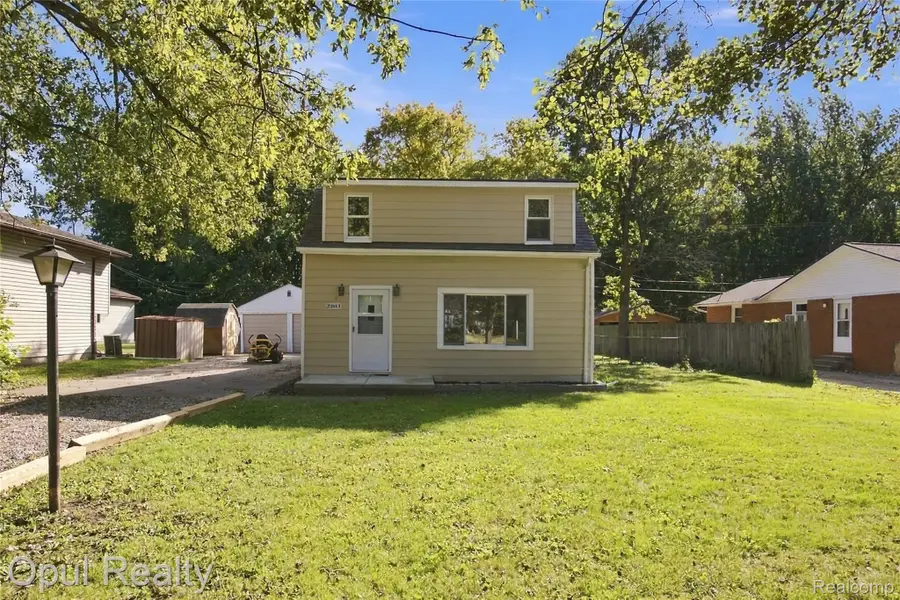 20843 Newman DR, Brownstown, MI 48183 - #2