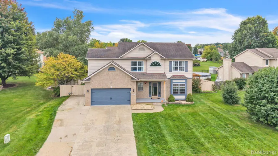 5196 Concordia DR, Burton, MI 48439 - #2