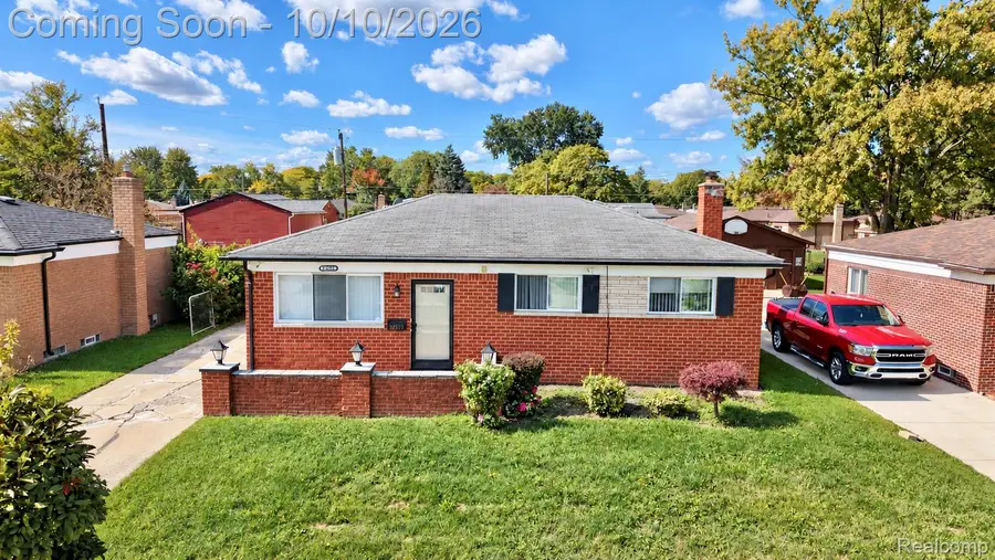32519 Revere DR, Warren, MI 48092 - #3