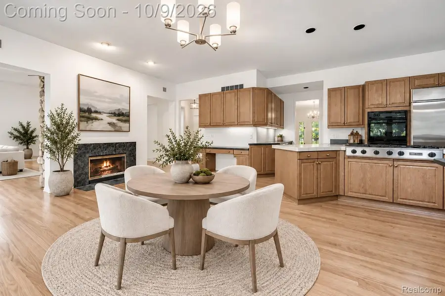 6775 Carlyle XING, West Bloomfield, MI 48322 - #3