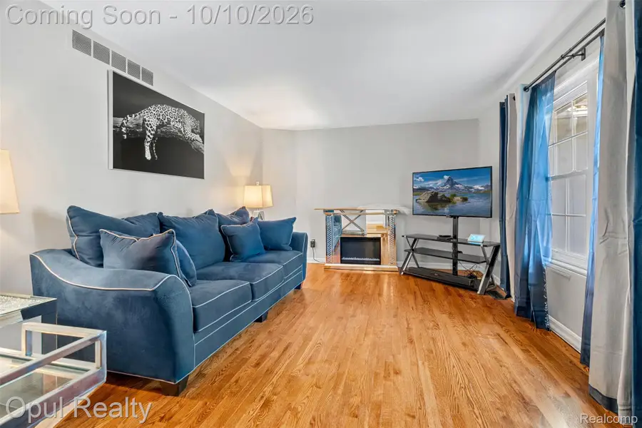 23949 Meadowbrook RD, Novi, MI 48375 - #2