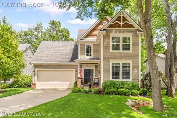 312 Stone Wood CT, Milford, MI 48381