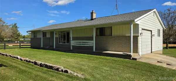 68410 Wolcott RD, Ray, MI 48096