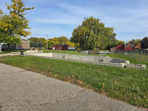 648 Davis ST, Sebewaing, MI 48759