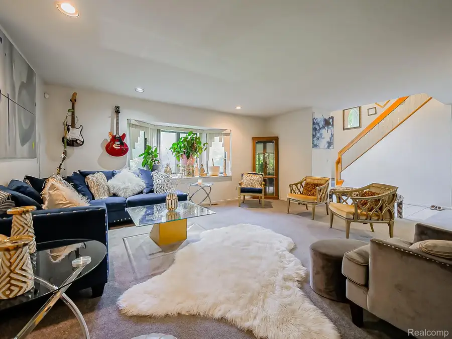 23605 Beech RD, Southfield, MI 48033 - #2