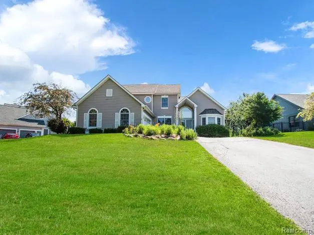 16073 Silverwood DR, Fenton, MI 48430 - #3