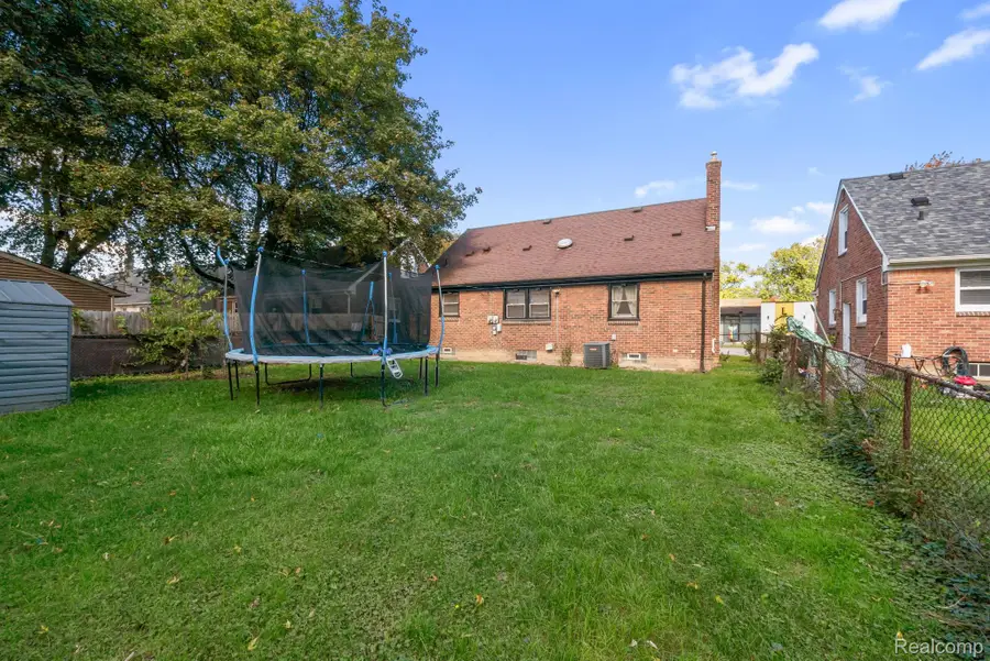 13135 W Eleven Mile RD, Huntington Woods, MI 48070 - #3