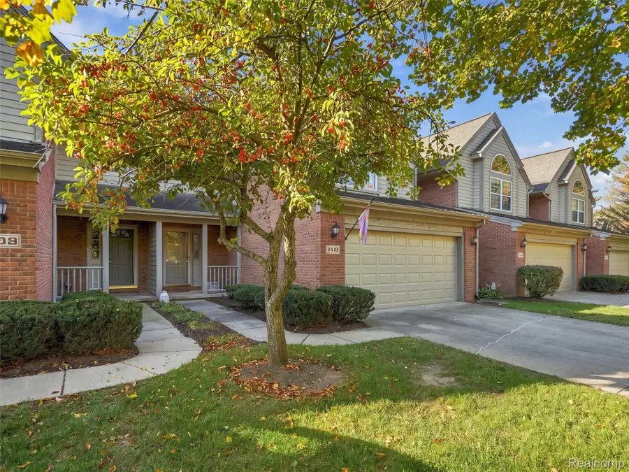 110 Village Place DR, Chelsea, MI 48118 - #3