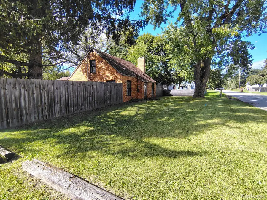 3115 Garland ST, Lansing, MI 48906 - #2