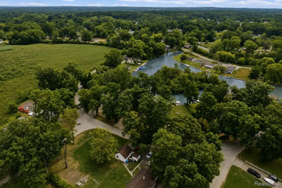 4370 Leroy ST, White Lake, MI 48383 - #2