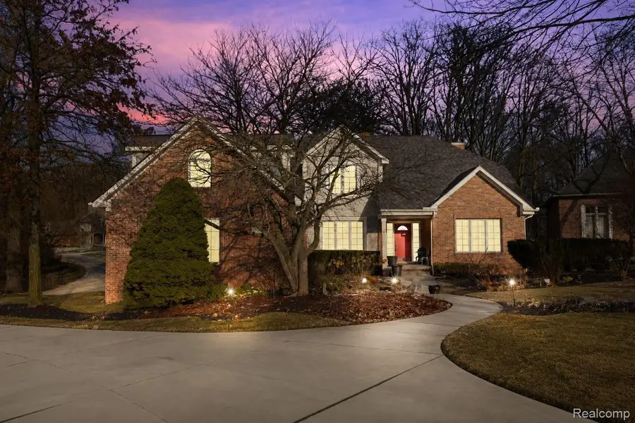 28690 WINTERGREEN CT, Farmington Hills, MI 48331 - #2
